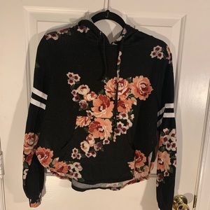 Floral top with hood💖